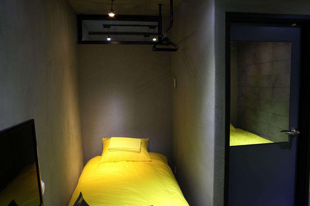 24 Guesthouse Myeongdong Avenue Сеул Екстер'єр фото