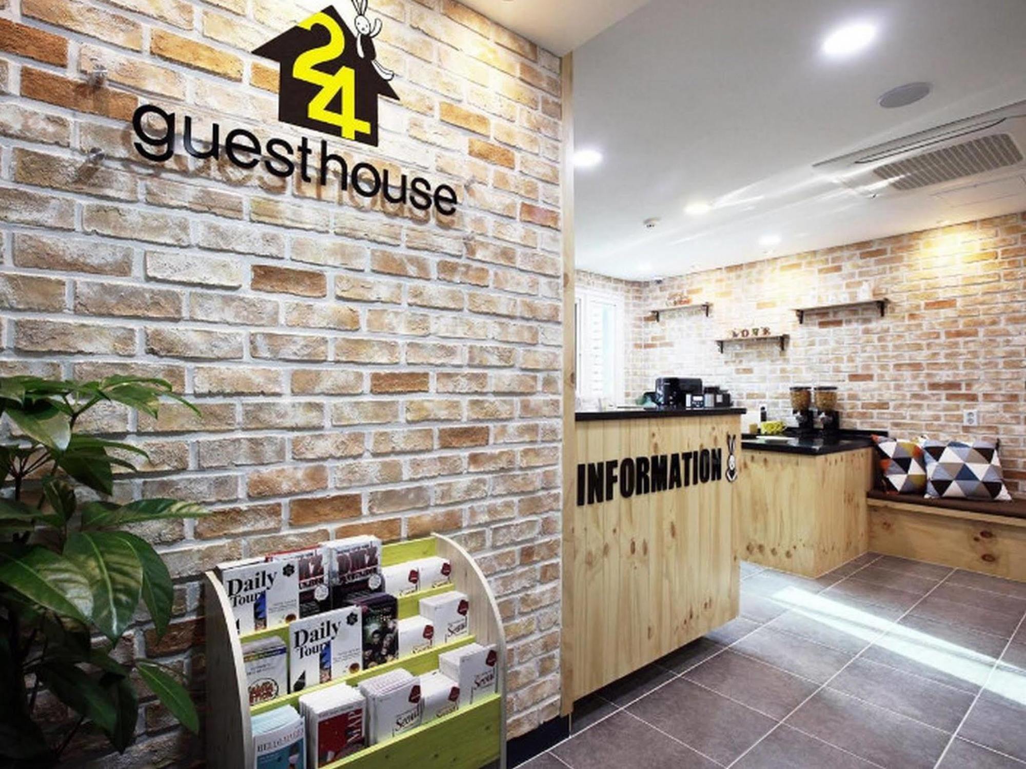 24 Guesthouse Myeongdong Avenue Сеул Екстер'єр фото