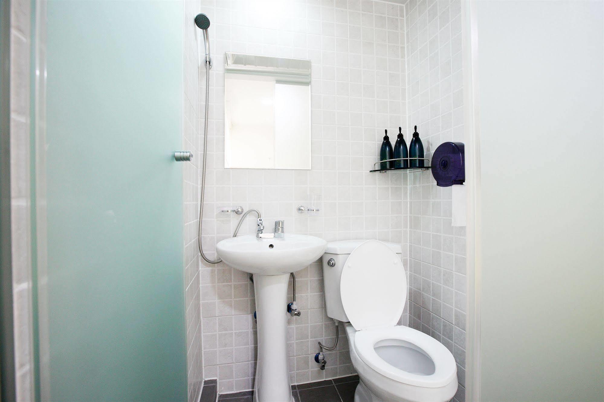24 Guesthouse Myeongdong Avenue Сеул Екстер'єр фото