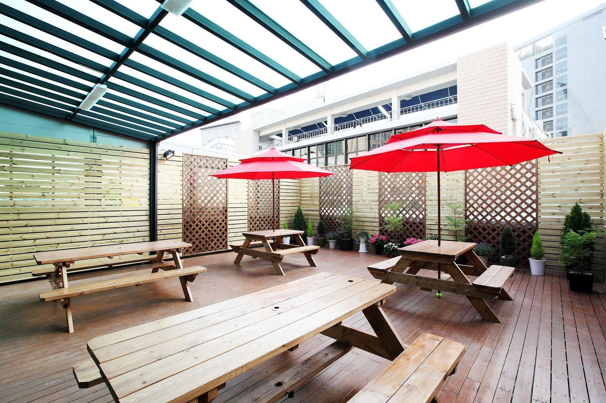 24 Guesthouse Myeongdong Avenue Сеул Екстер'єр фото